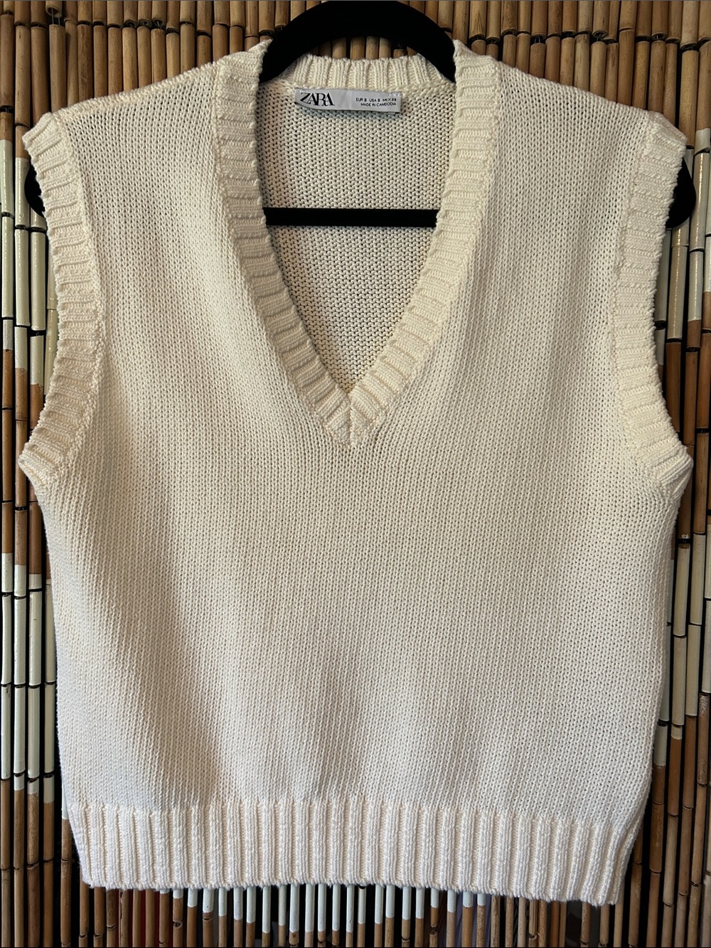 ZARA Cream V-Neck Knit Sleeveless Sweater Vest